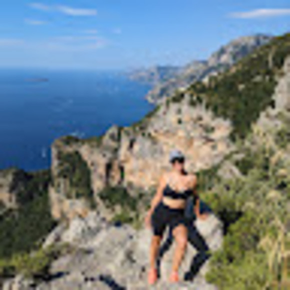 Meet your Posher, Brittney - Picture 1 of 1